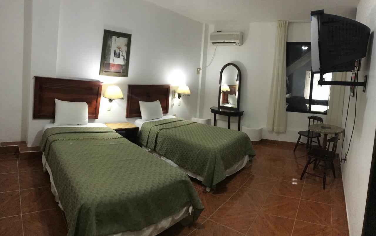 Hotel Pacifico Puerto López Buitenkant foto