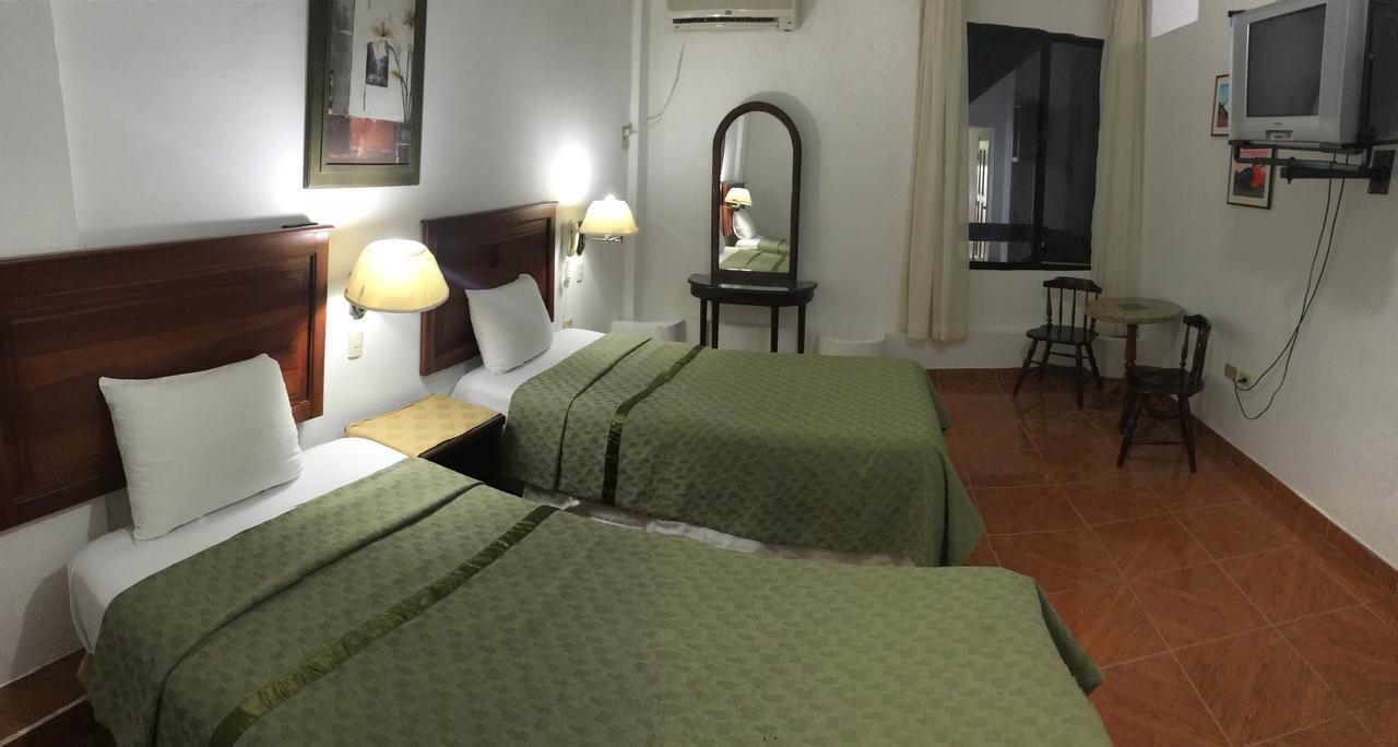 Hotel Pacifico Puerto López Buitenkant foto