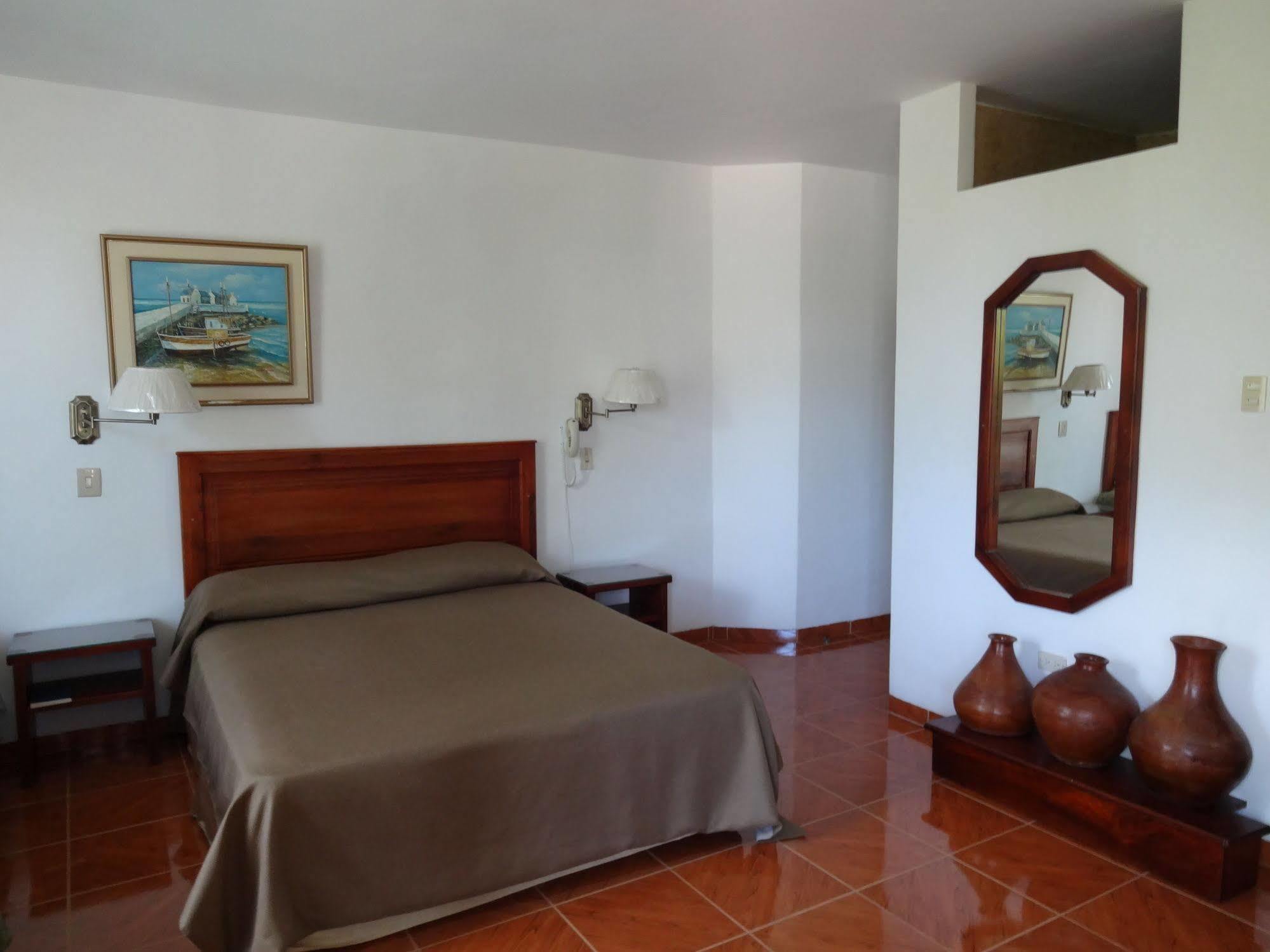 Hotel Pacifico Puerto López Buitenkant foto