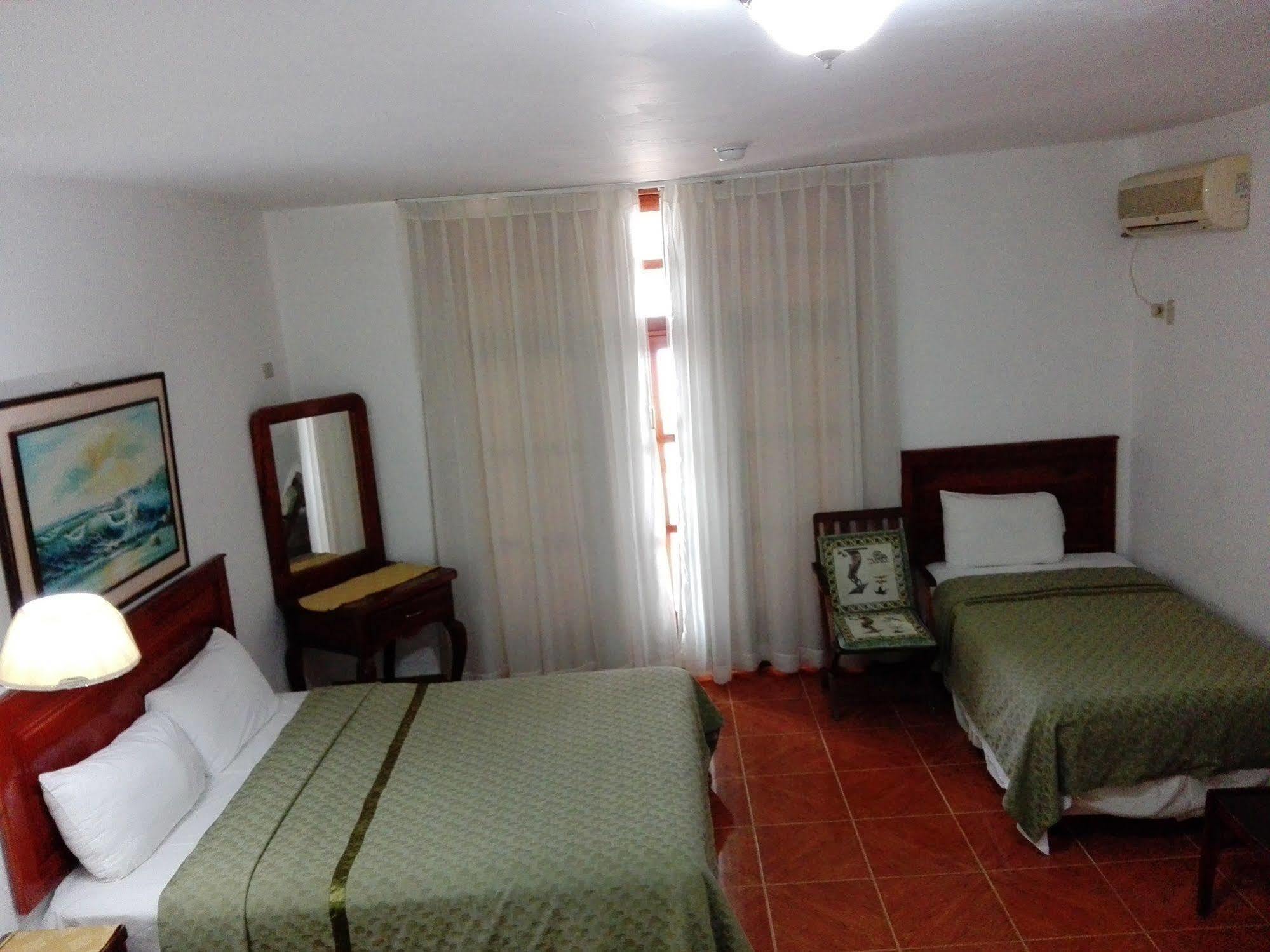 Hotel Pacifico Puerto López Buitenkant foto